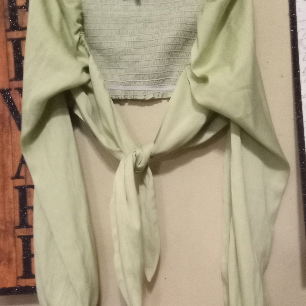 5/$12 Fashion Nova Light Green Tie-Front Long Sleeve Top